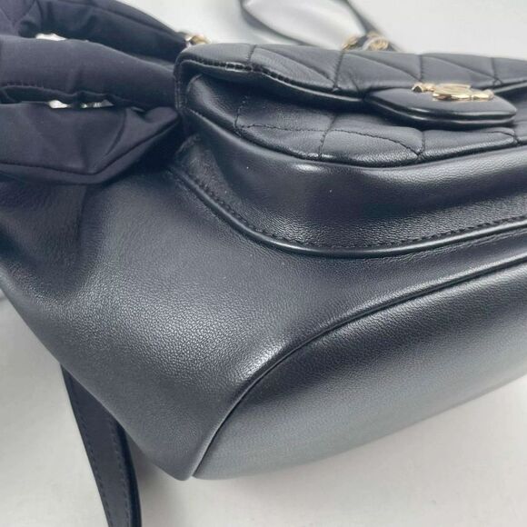 Chanel Women Pre-Loved Bag Very Good Condition - Picture 2 of 9